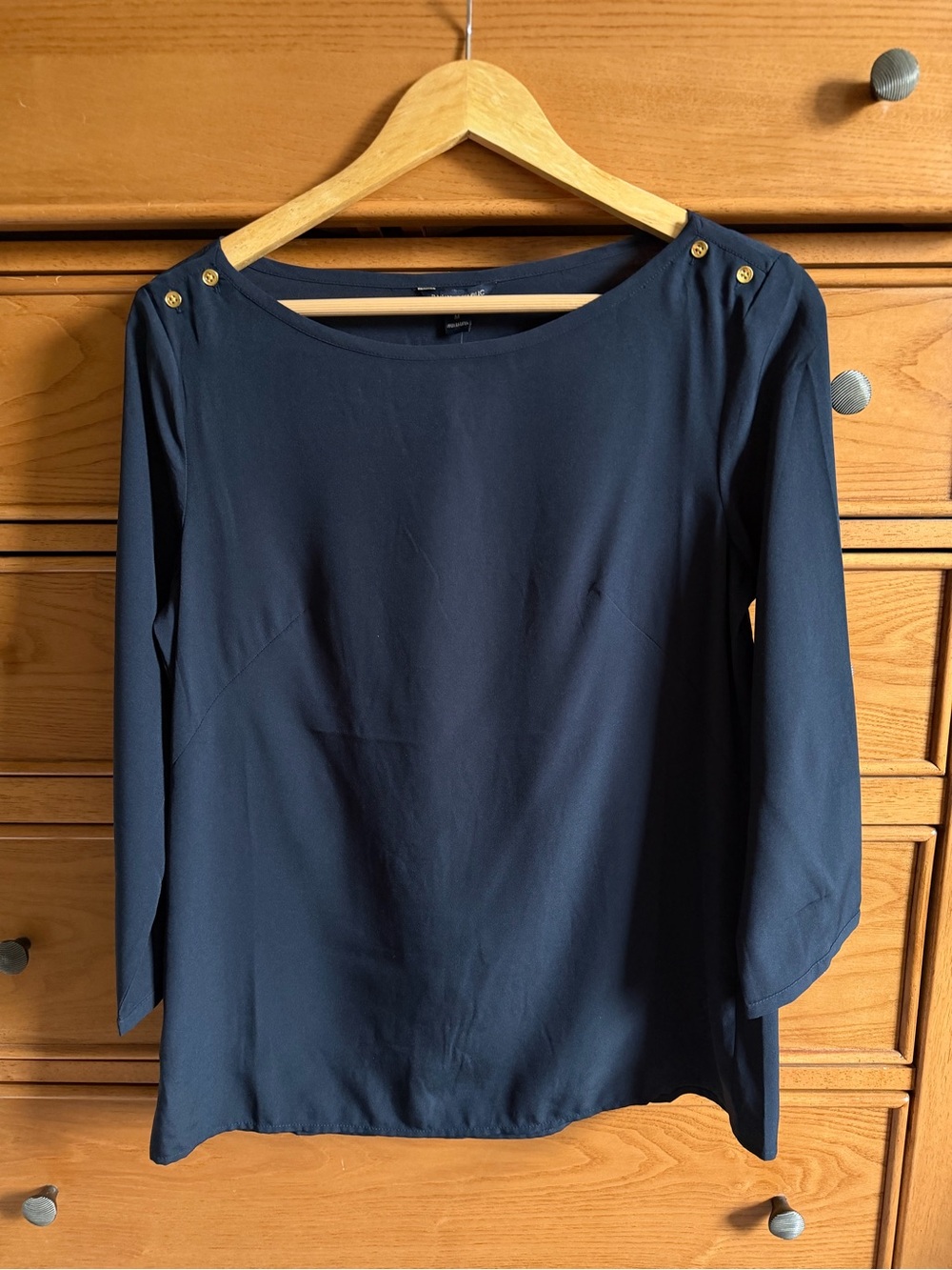 NEW Banana Republic Navy Boatneck Blouse Gold Shoulder & Cuff Buttons Womens M